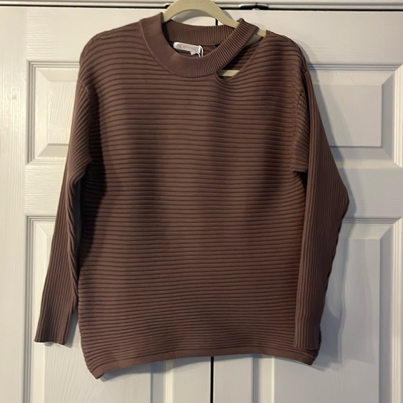 Woman’s Open Neck Sweater NWT - Picture 1 of 8